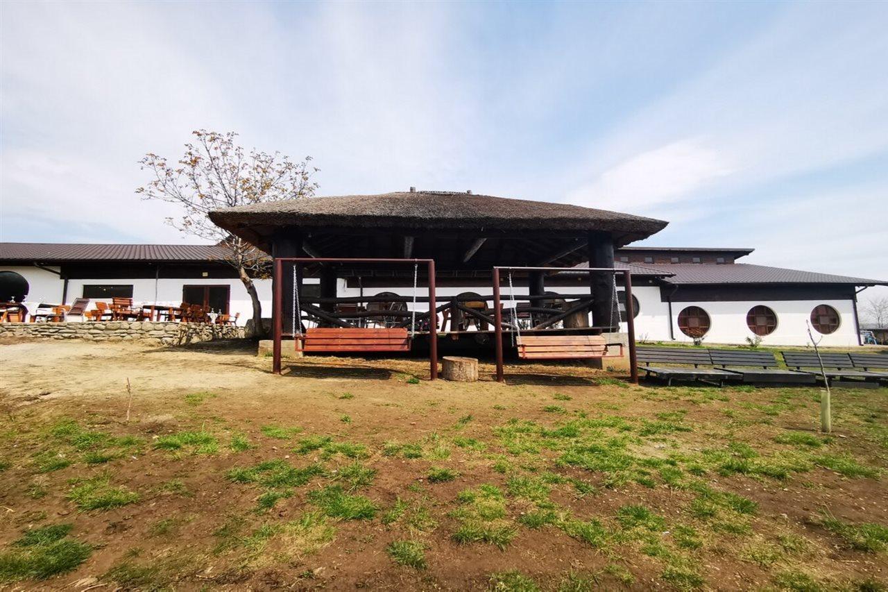 Hotel Ferma Dacilor Tohani Esterno foto